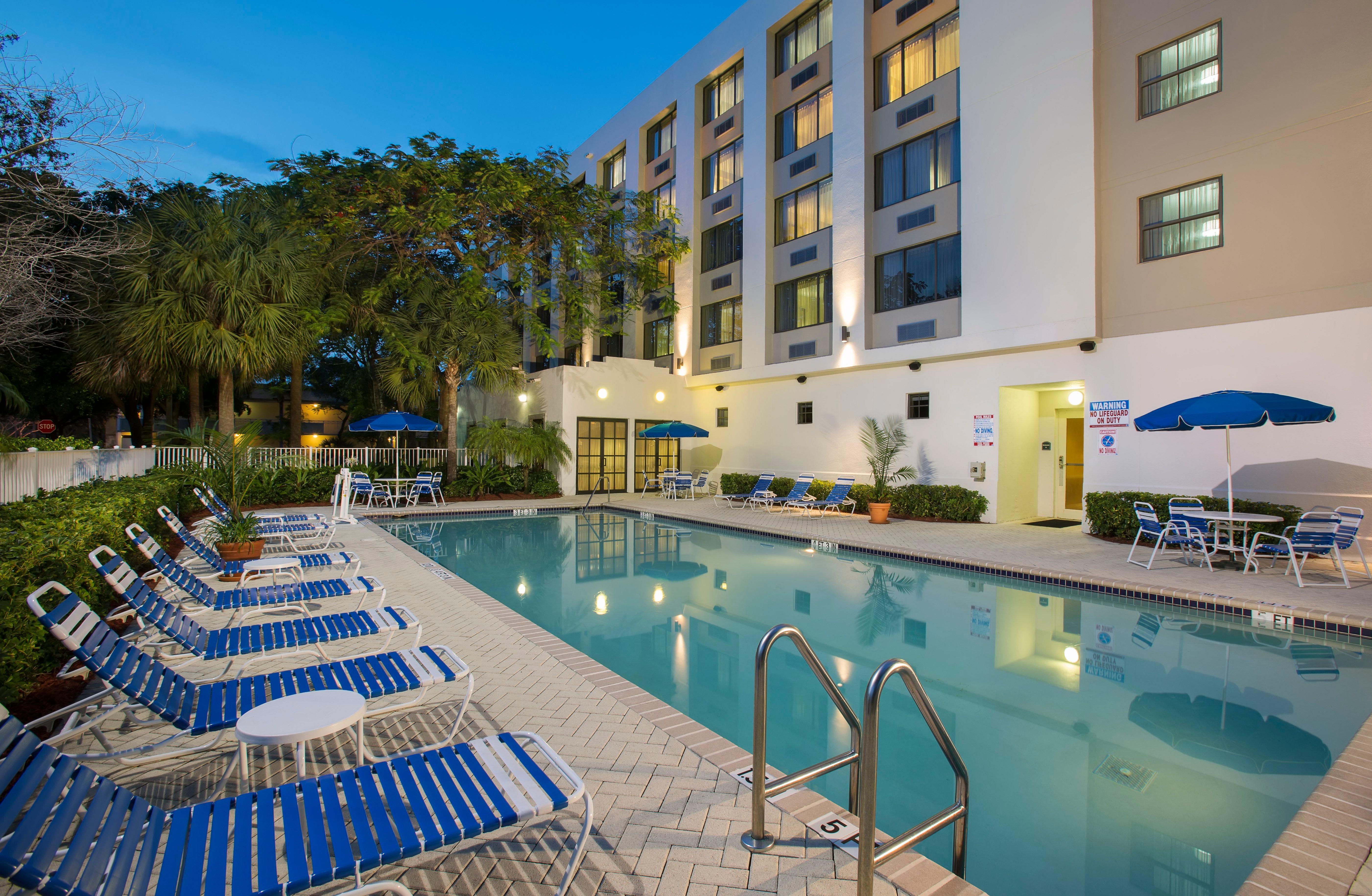 Holiday Inn Express Hotel & Suites Ft. Lauderdale-Plantation By Ihg Экстерьер фото