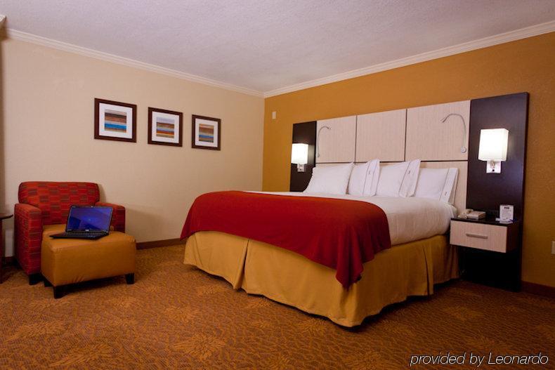 Holiday Inn Express Hotel & Suites Ft. Lauderdale-Plantation By Ihg Номер фото