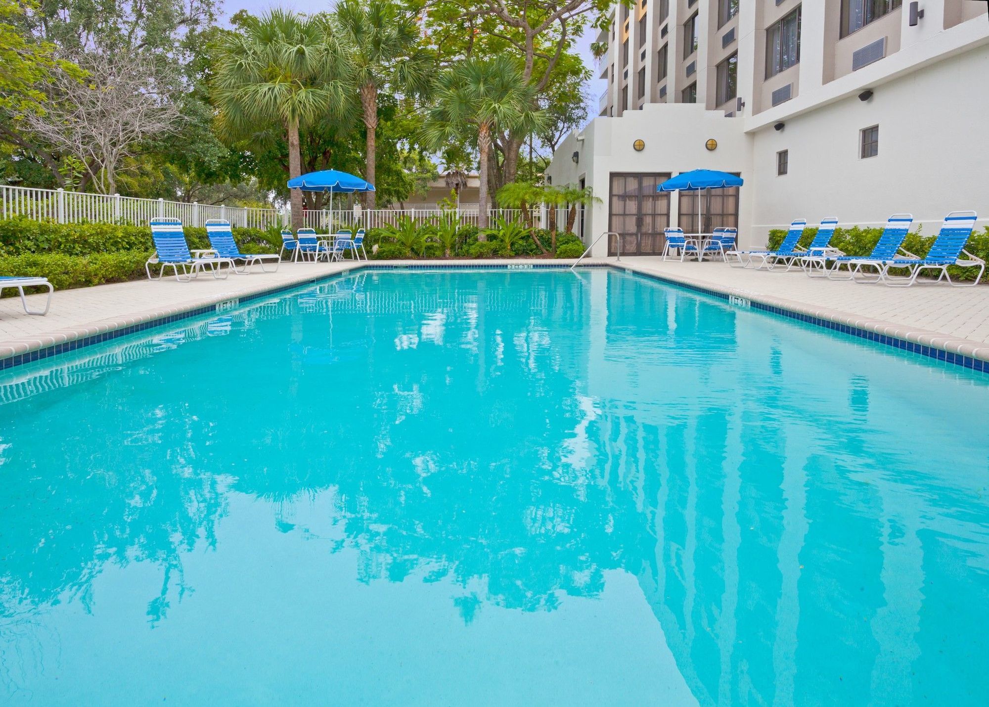 Holiday Inn Express Hotel & Suites Ft. Lauderdale-Plantation By Ihg Удобства фото